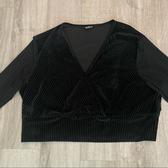 SHEIN Curve black v neck mock wrap top with sheer long sleeves - Picture 2 of 9